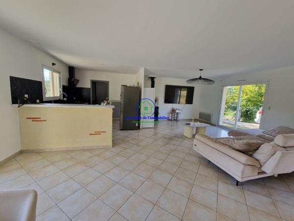 A vendre: Maison de type T6 de 130m² avec piscine, carport et grand jardin