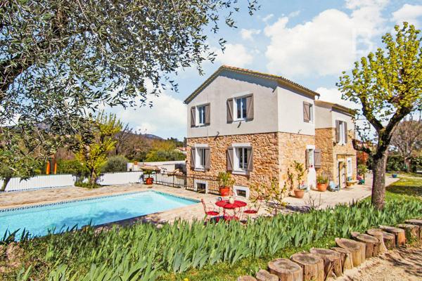 À vendre au Rouret, authentique Bastide provençale