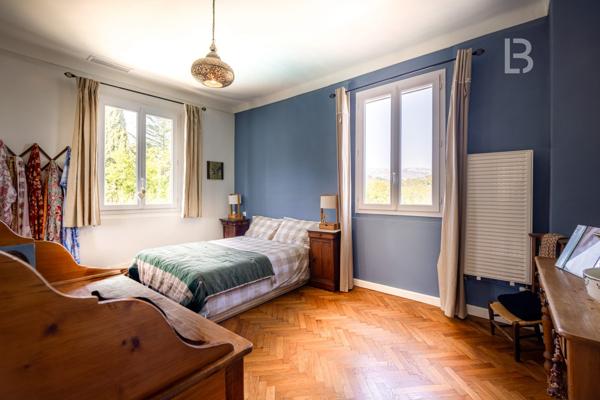 À vendre au Rouret, authentique Bastide provençale