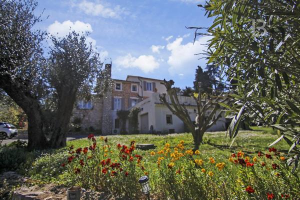 À vendre au Rouret, authentique Bastide provençale