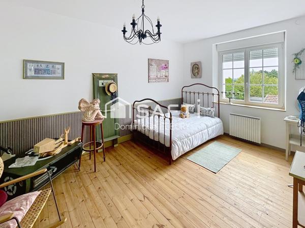 Maison de 196m², 6 pièces, 4 Chambres.