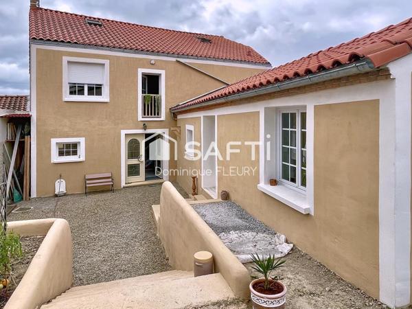 Maison de 196m², 6 pièces, 4 Chambres.