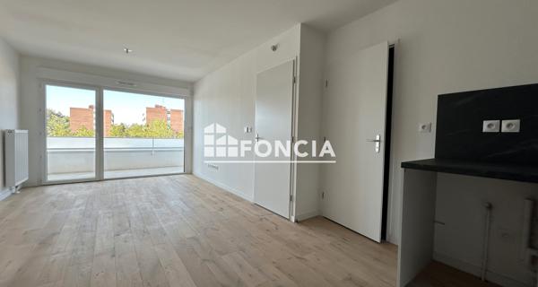 Location Parking 40 m² - Lens 62300