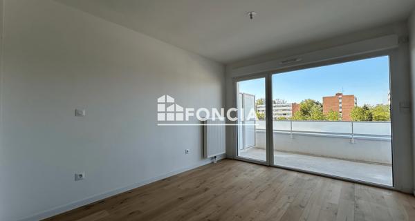 Location Parking 40 m² - Lens 62300