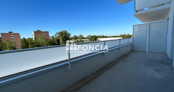Location Parking 40 m² - Lens 62300