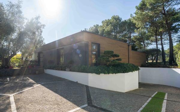 Maison à vendre    4 pièces •  Les Mathes