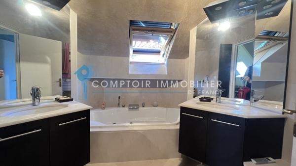 Maison
                                                                                                                                                                                                                                                                                                                        8 pièce(s)                                                                                                                                                                                                          6 chambre(s)                                                                                                                                                                                                          132  m²