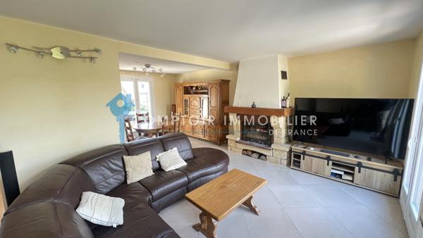 Maison
                                                                                                                                                                                                                                                                                                                        8 pièce(s)                                                                                                                                                                                                          6 chambre(s)                                                                                                                                                                                                          132  m²