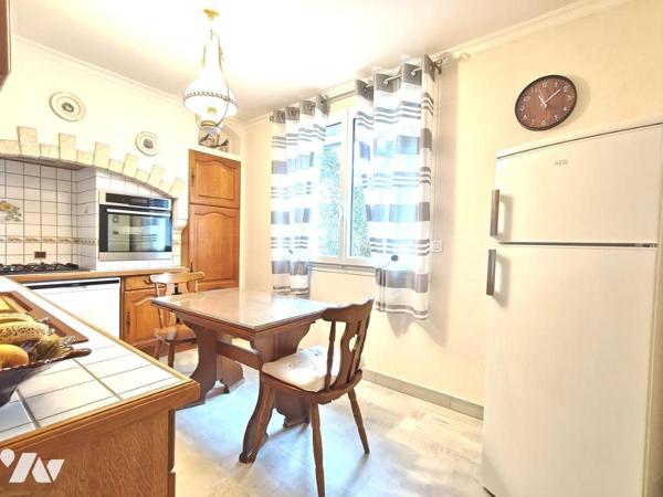 MAISON A VENDRE A BOULT SUR SUIPPE - Maison mitoyenne d'un côté d'env. 130m² avec 3 chambres