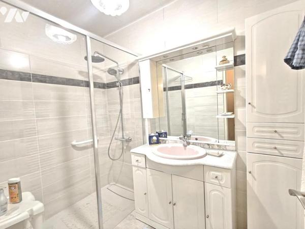 MAISON A VENDRE A BOULT SUR SUIPPE - Maison mitoyenne d'un côté d'env. 130m² avec 3 chambres