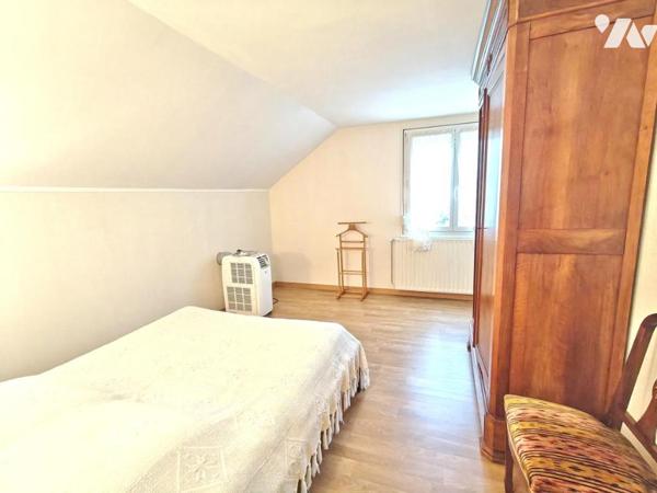 MAISON A VENDRE A BOULT SUR SUIPPE - Maison mitoyenne d'un côté d'env. 130m² avec 3 chambres