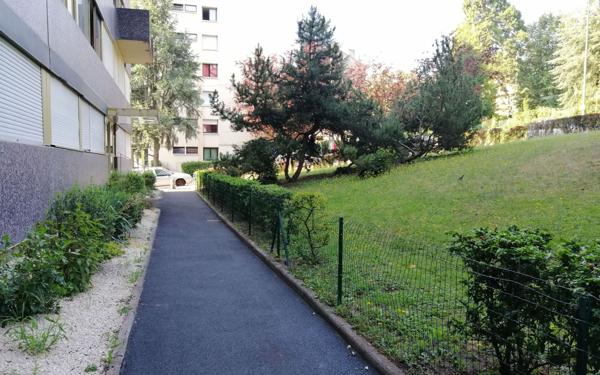 Appartement à vendre    3 pièces • 85,98 m2 Saint-Étienne