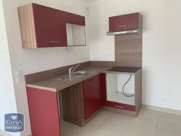 Appartement à louer 2 pièces 47.09m² Miramas (13140)