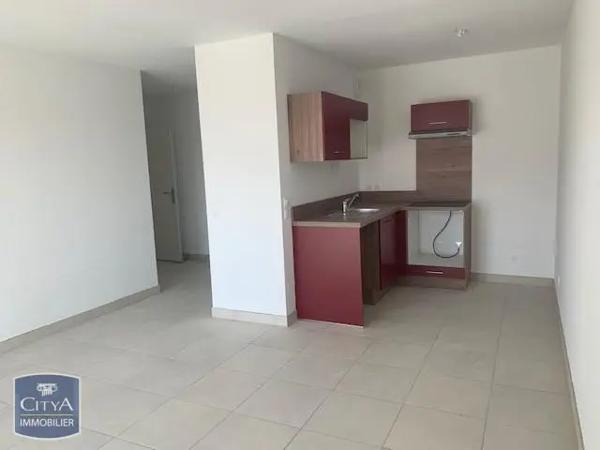 Appartement à louer 2 pièces 47.09m² Miramas (13140)
