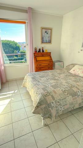 Fréjus (83600) Appartement 3 pièces dernier étage