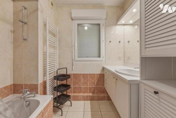 Appartement T3 lumineux en rez-de-jardin avec grand extérieur – Ferney-Voltaire hypercentre