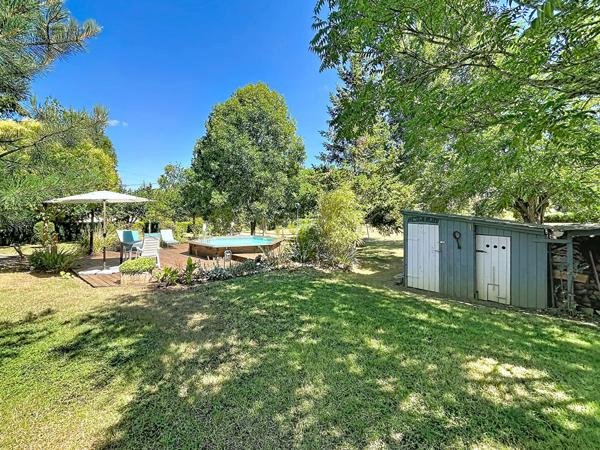 Propriété de caractère de 2 maisons en pierre, 2 piscines avec vue imprenable.