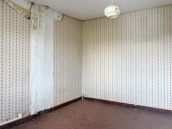 Saint-Maurice-sur-Eygues (26110) ANCIENNE FERME VITICOLE A RESTAURER DE 383 m2 de SURFACE TOTALE sur 3000 m2 DE TERRAIN