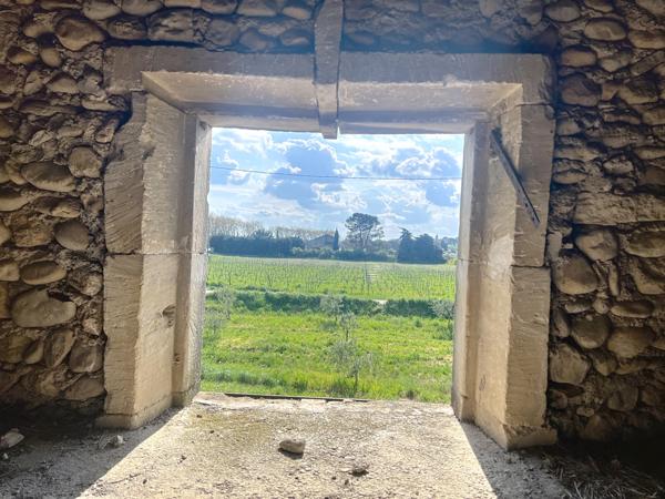 Saint-Maurice-sur-Eygues (26110) ANCIENNE FERME VITICOLE A RESTAURER DE 383 m2 de SURFACE TOTALE sur 3000 m2 DE TERRAIN