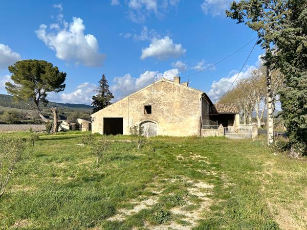 Saint-Maurice-sur-Eygues (26110) ANCIENNE FERME VITICOLE A RESTAURER DE 383 m2 de SURFACE TOTALE sur 3000 m2 DE TERRAIN