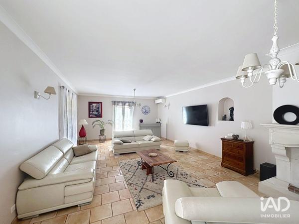 Maison à vendre 5 pièces 229 m² Morières-lès-Avignon