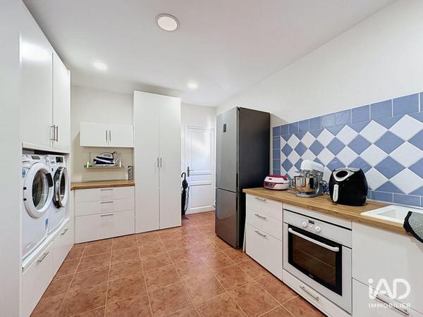 Maison à vendre 5 pièces 229 m² Morières-lès-Avignon