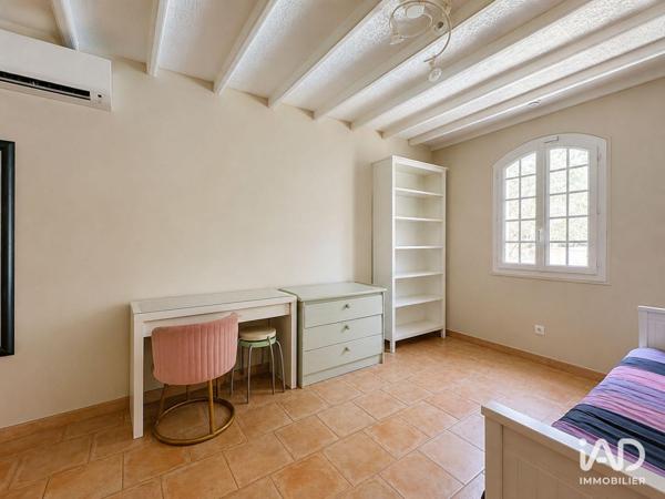 Maison à vendre 5 pièces 229 m² Morières-lès-Avignon
