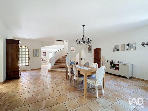 Maison à vendre 5 pièces 229 m² Morières-lès-Avignon