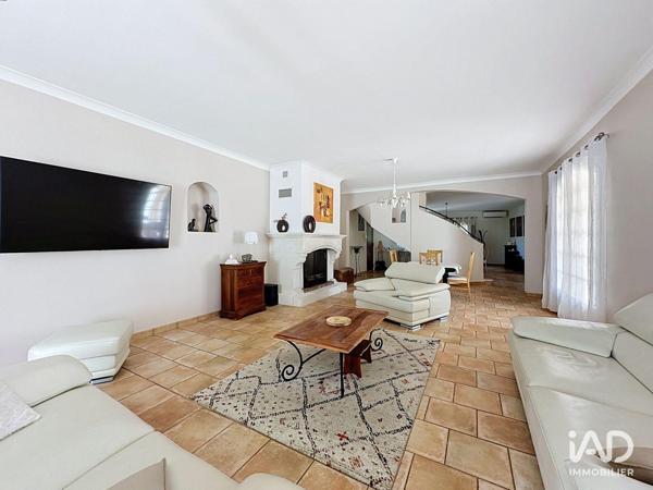 Maison à vendre 5 pièces 229 m² Morières-lès-Avignon