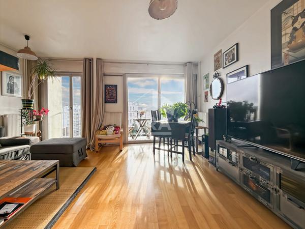 Appartement Montreuil 3 pièce(s) 65.57 m2 avec balcon,  cave et parking