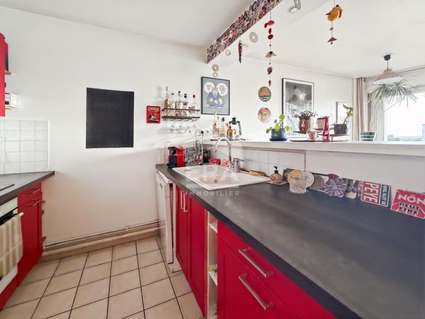 Appartement Montreuil 3 pièce(s) 65.57 m2 avec balcon,  cave et parking
