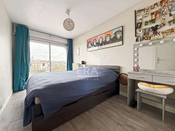 Appartement Montreuil 3 pièce(s) 65.57 m2 avec balcon,  cave et parking