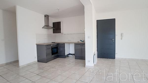 Location appartement Salon-de-Provence - 4 pièce(s) - 85 m² - 1 230 €/mois