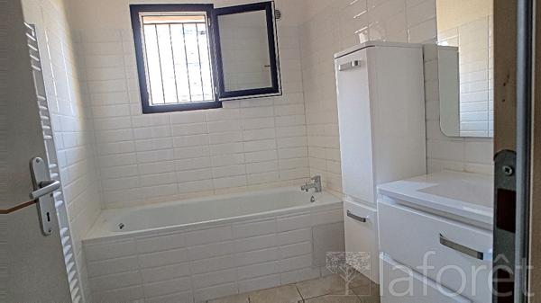 Location appartement Salon-de-Provence - 4 pièce(s) - 85 m² - 1 230 €/mois