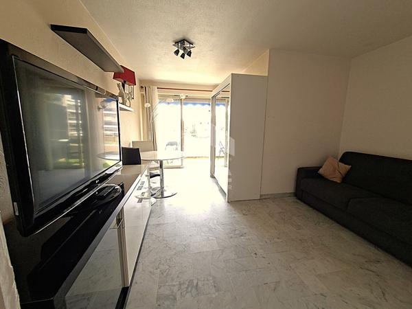 APPARTEMENT DE TYPE F1 PROCHE DES PLAGES