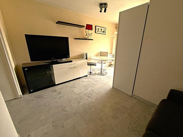 APPARTEMENT DE TYPE F1 PROCHE DES PLAGES