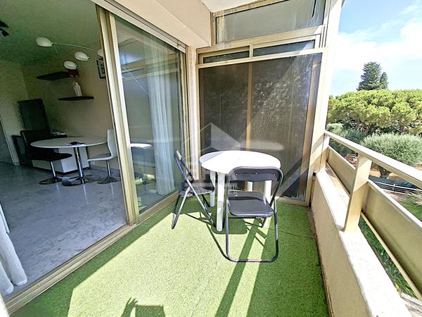 APPARTEMENT DE TYPE F1 PROCHE DES PLAGES