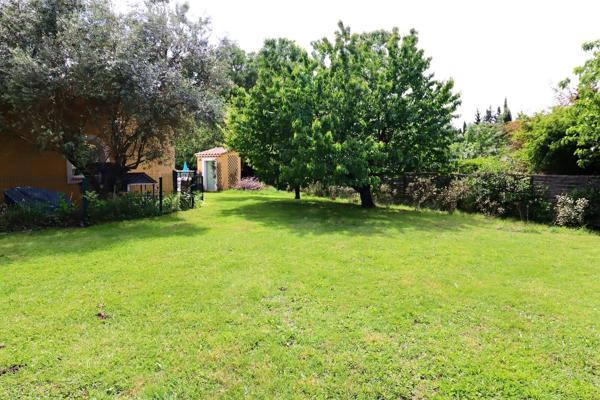 Maison Bouc Bel Air  7 pièces 170m² - garage - jardin - piscine- cuisine d'été - 6 chambres - Bastide Provençale
