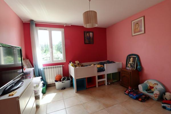 Maison Bouc Bel Air  7 pièces 170m² - garage - jardin - piscine- cuisine d'été - 6 chambres - Bastide Provençale