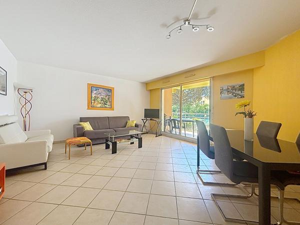 FREJUS - T3 traversant de 78 m² avec grande terrasse, Résidence avec piscine et tennis