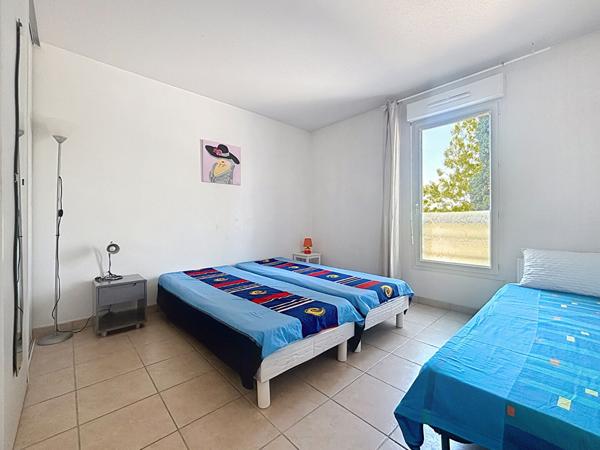 FREJUS - T3 traversant de 78 m² avec grande terrasse, Résidence avec piscine et tennis