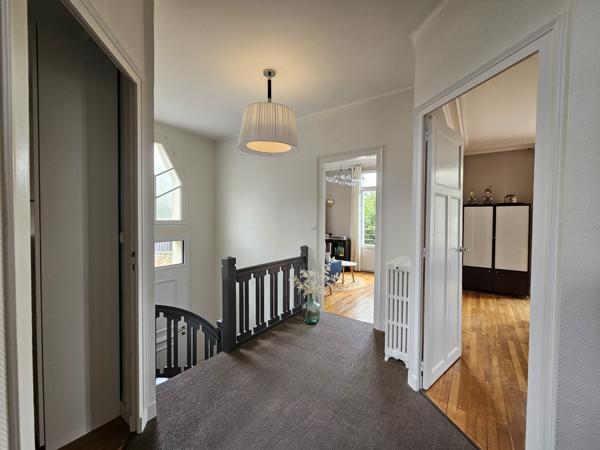 REPUBLIQUE Grande maison familiale