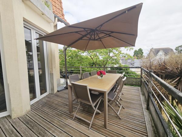 REPUBLIQUE Grande maison familiale