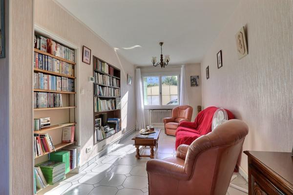 LA PLAINE CHAMPRATEL - MAISON AVEC GARAGE ET JARDIN