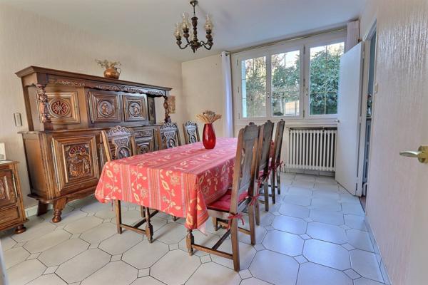 LA PLAINE CHAMPRATEL - MAISON AVEC GARAGE ET JARDIN