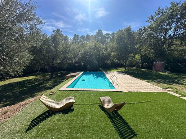 A VENDRE 83470 SAINT MAXIMIN LA SAINTE BAUME MAISON  TYPE 5 DE 147 M² SUR 2300 M² DE JARDIN PISCINE DOUBLE GARAGE ET STUDIO INDEPENDANT