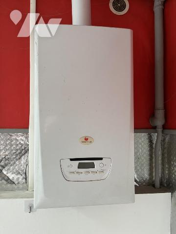 Proche zone Curie, MAISON de ville avec petit jardin