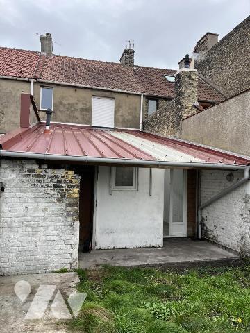 Proche zone Curie, MAISON de ville avec petit jardin