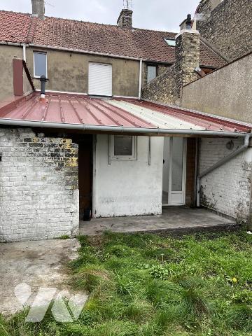 Proche zone Curie, MAISON de ville avec petit jardin