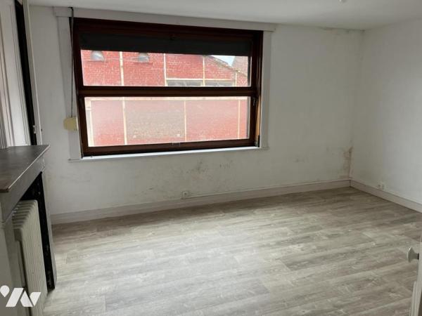 Proche zone Curie, MAISON de ville avec petit jardin